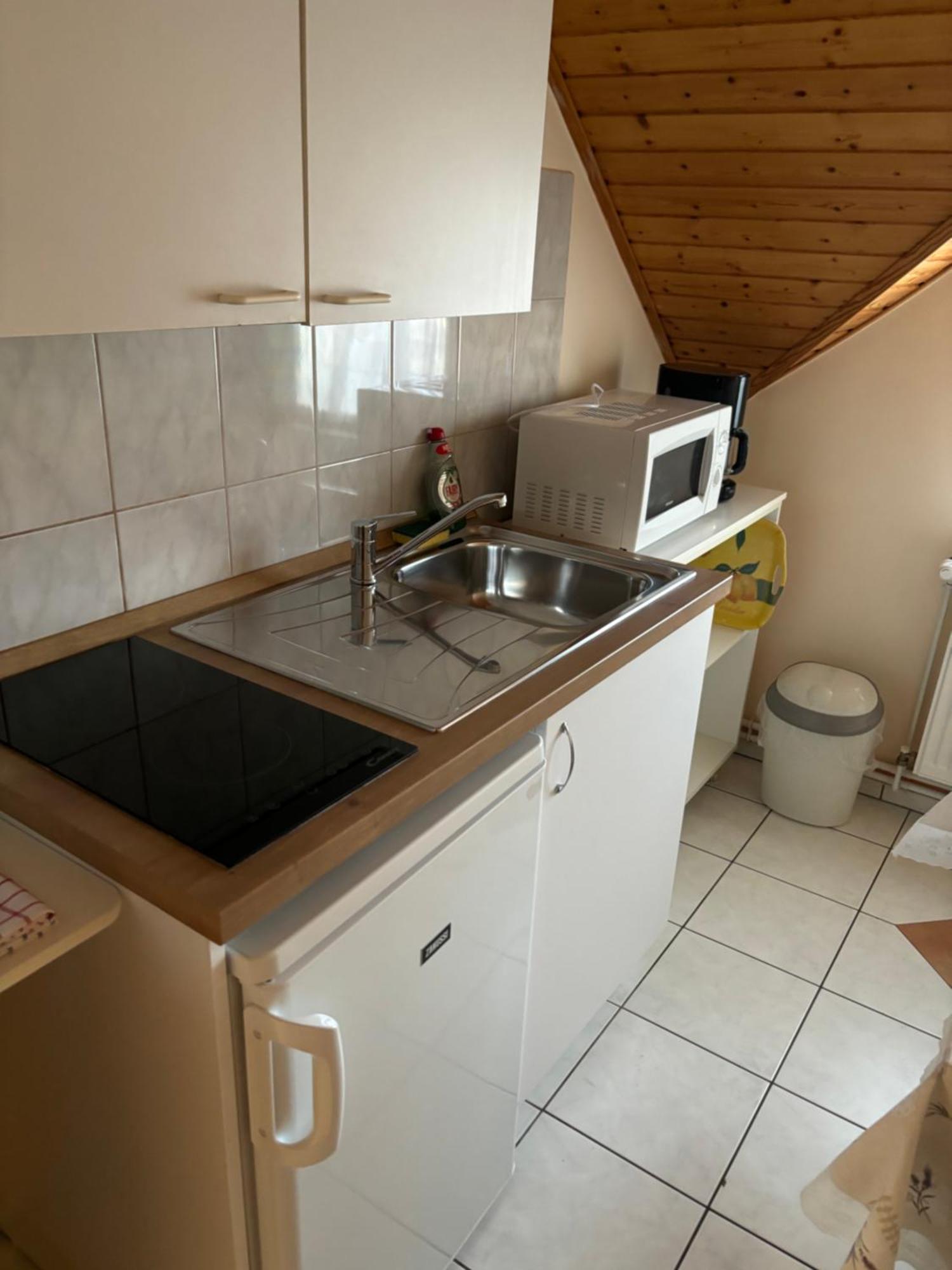 Afamado Apartman Fisli Heviz Exterior photo