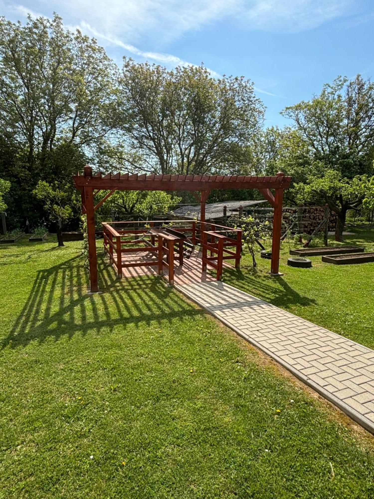 Afamado Apartman Fisli Heviz Exterior photo